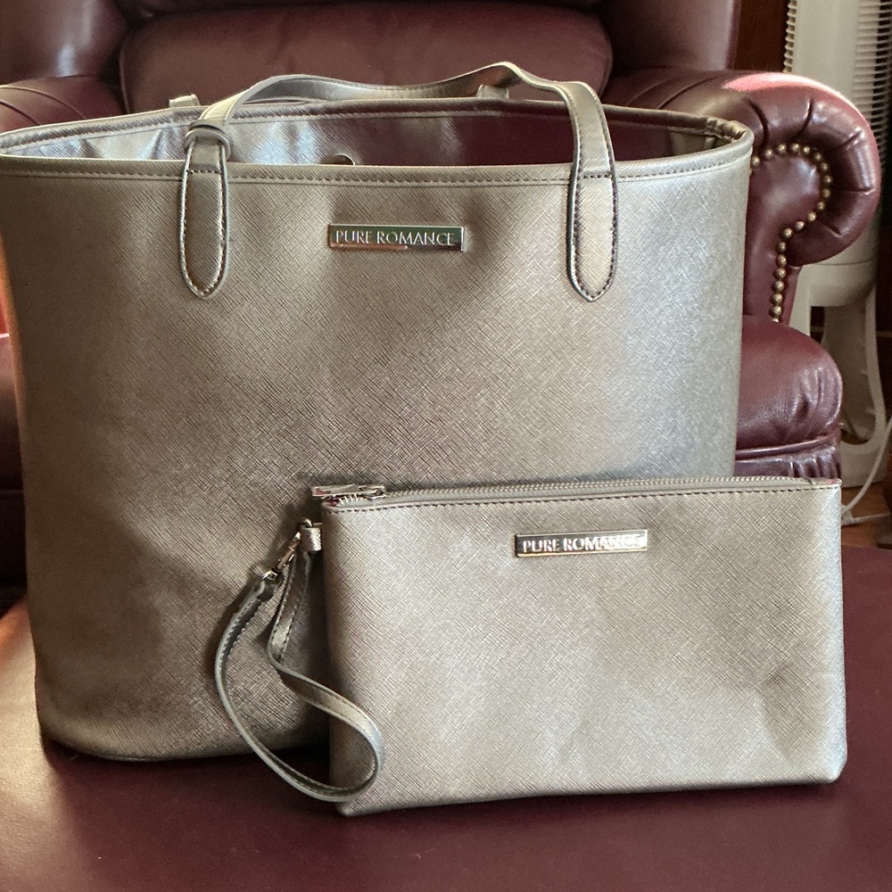 Pure Romance Elegant Gold Tote